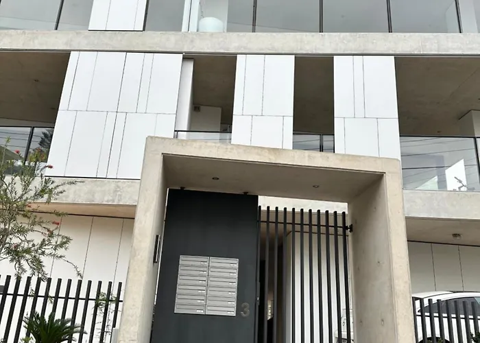 Lux Hub Spot-νear European Uni Engomi Apartamento