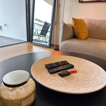 Lägenhet Lux Hub Spot-νear European Uni Engomi *