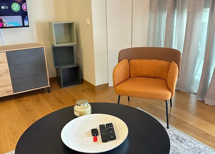 Lux Hub Spot-νear European Uni Engomi 尼科西亚