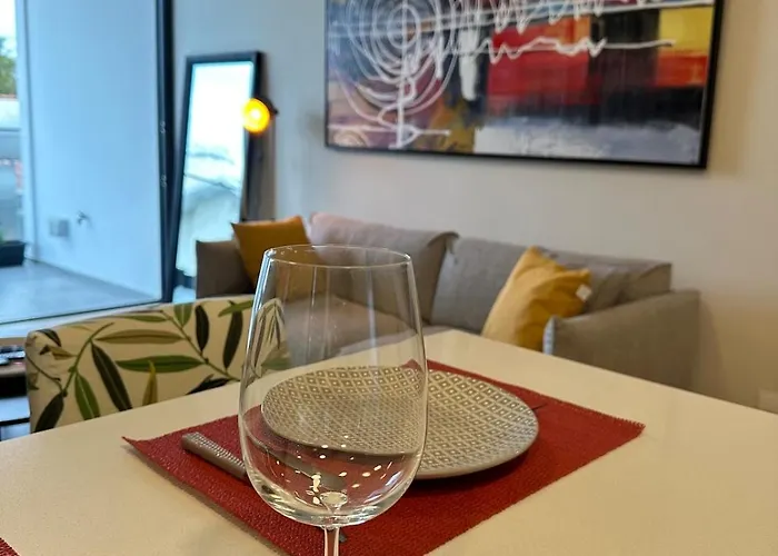 Lux Hub Spot-νear European Uni Engomi 尼科西亚