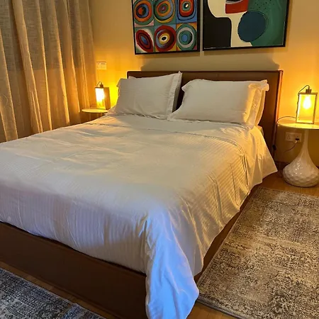 Lux Hub Spot-νear European Uni Engomi Appartamento *