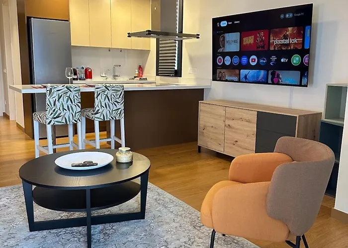 Lux Hub Spot-νear European Uni Engomi Appartamento *